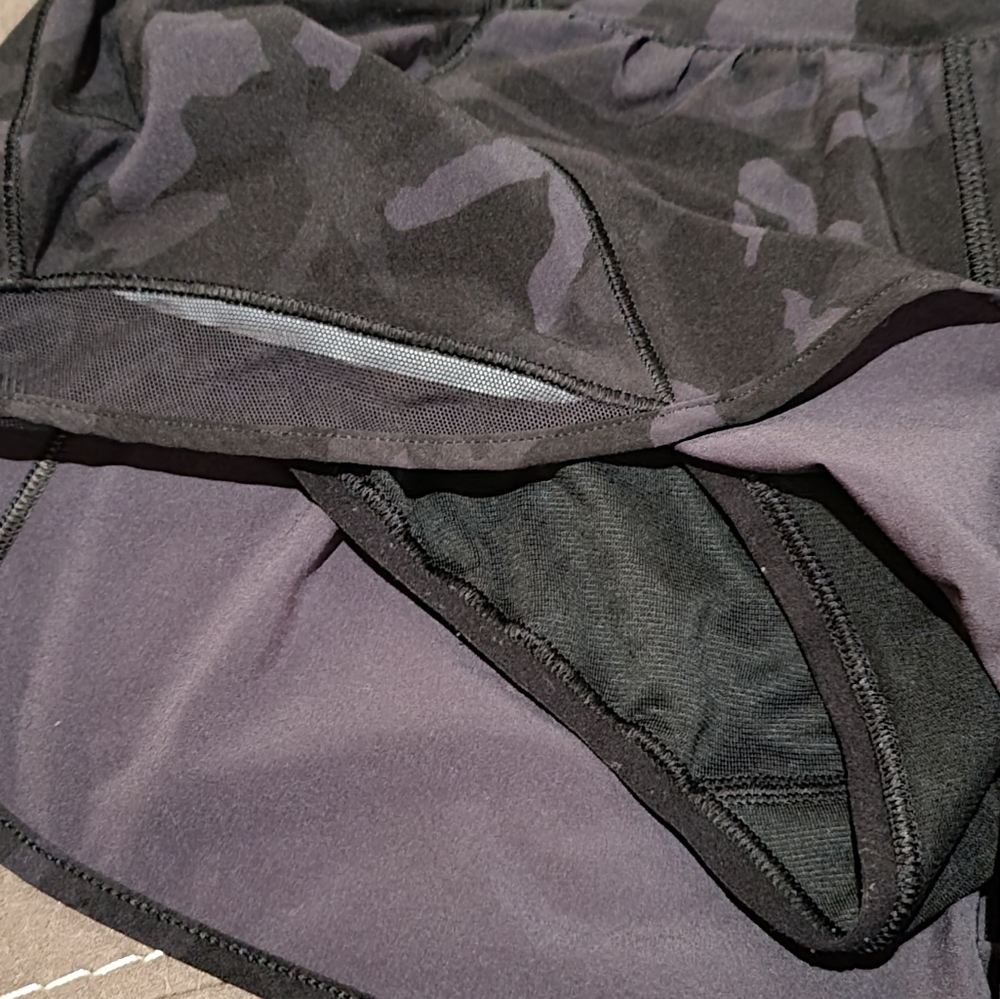 Lululemon Hotty Hot Black Camo Short - Picture 4 of 10